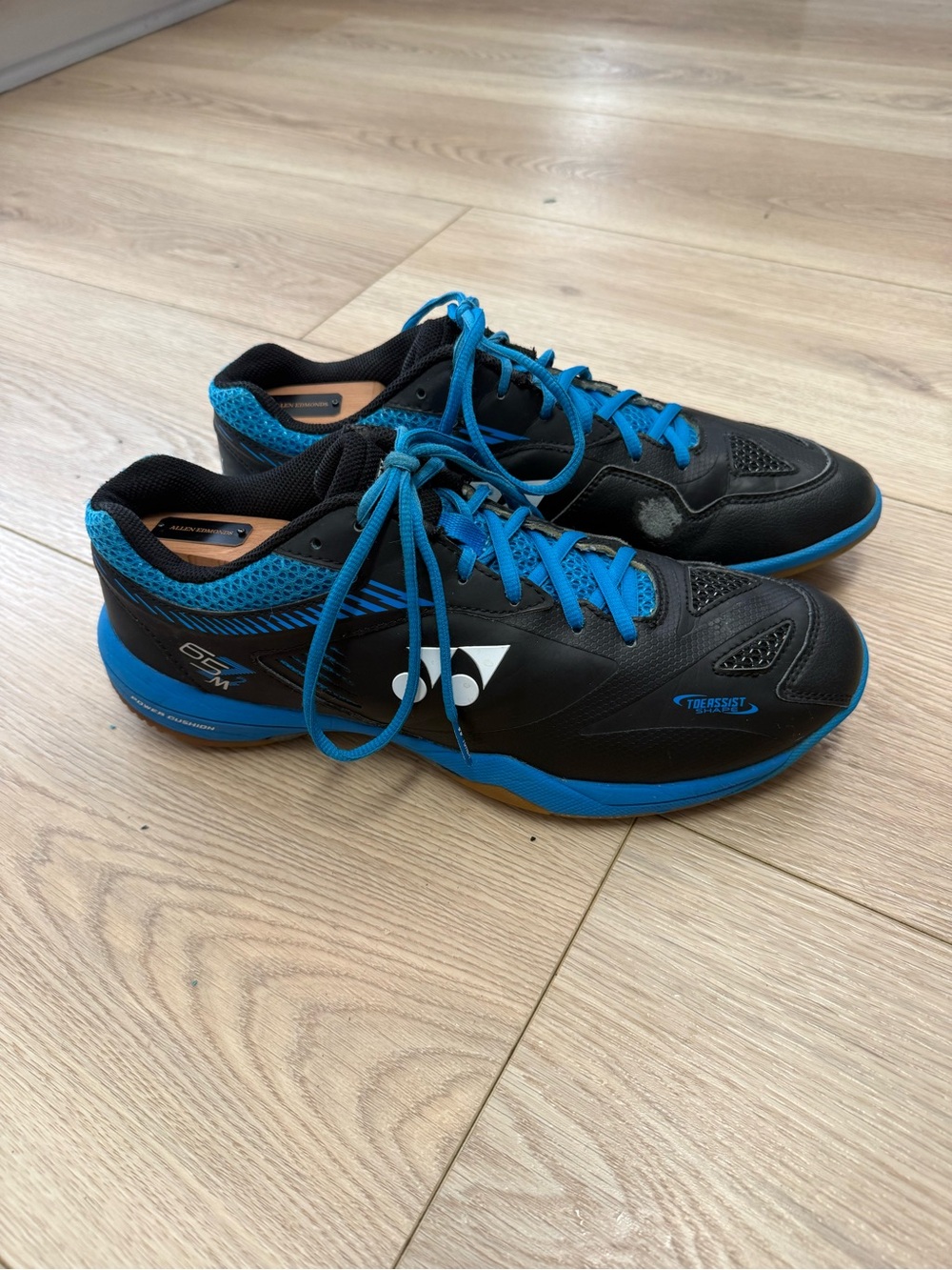 Yonex Power Cushion 65z 2 court shoes men’s size 11